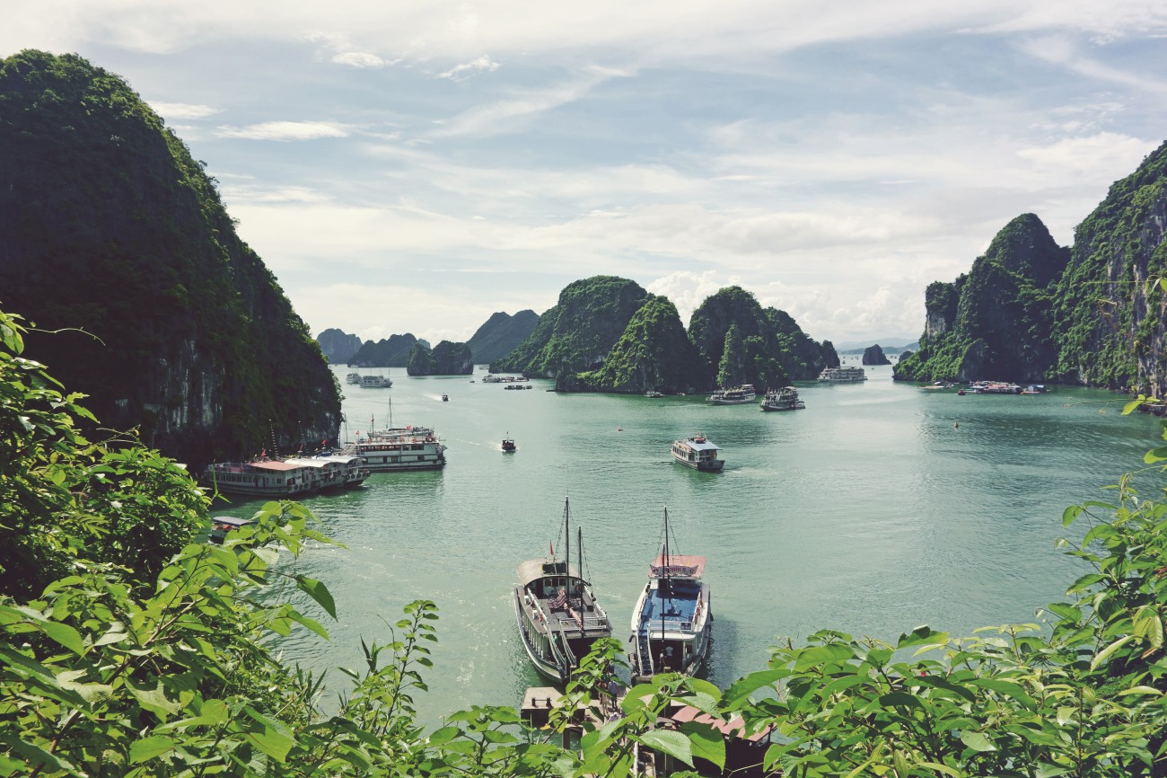 boats in ha long bay vietnam