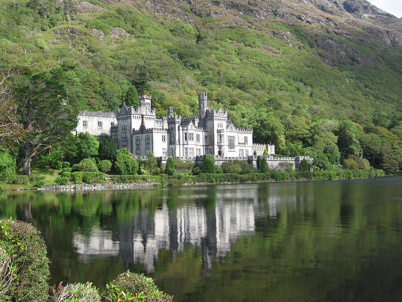 kylemore abbey galway ireland