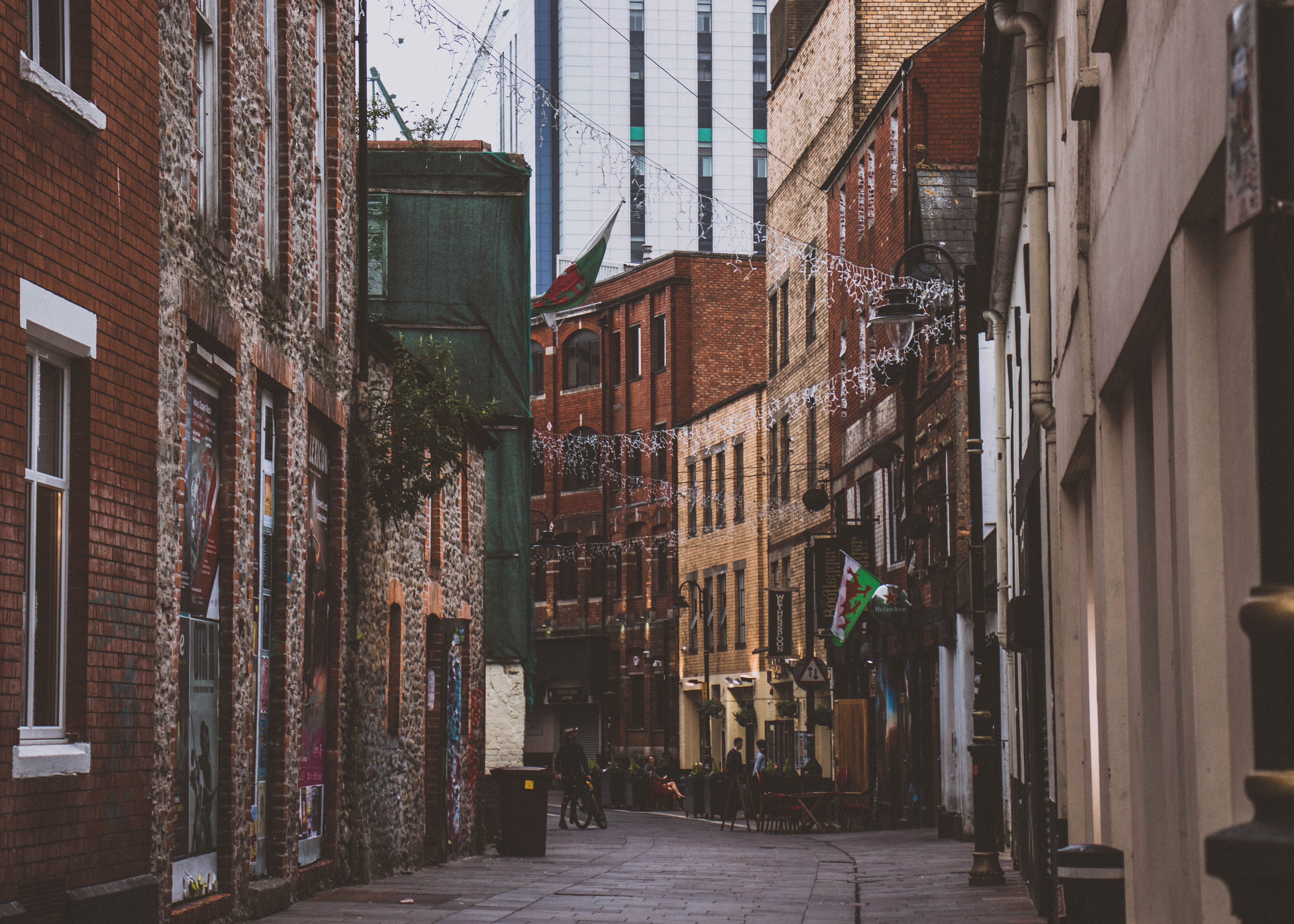 streets in cardiff wales